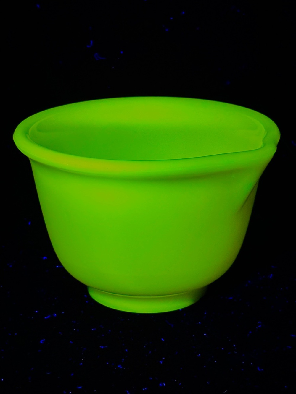 Vintage Hamilton Beach Custard Uranium Glass Mixing Bowl